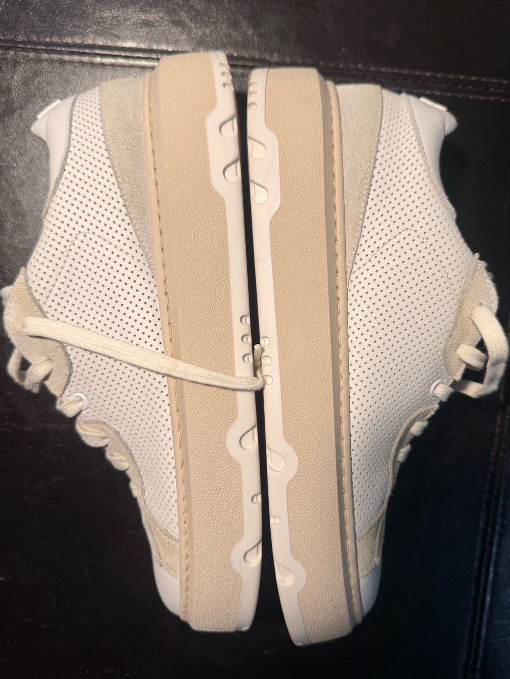 P448 Women's White and Cream Trainers Shoes Womens Size 40 = US Size 9.5